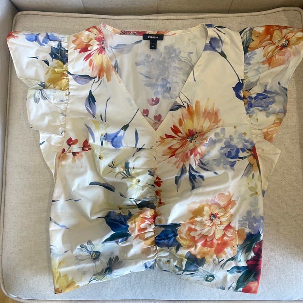 Express Flutter Sleeve Top‎
